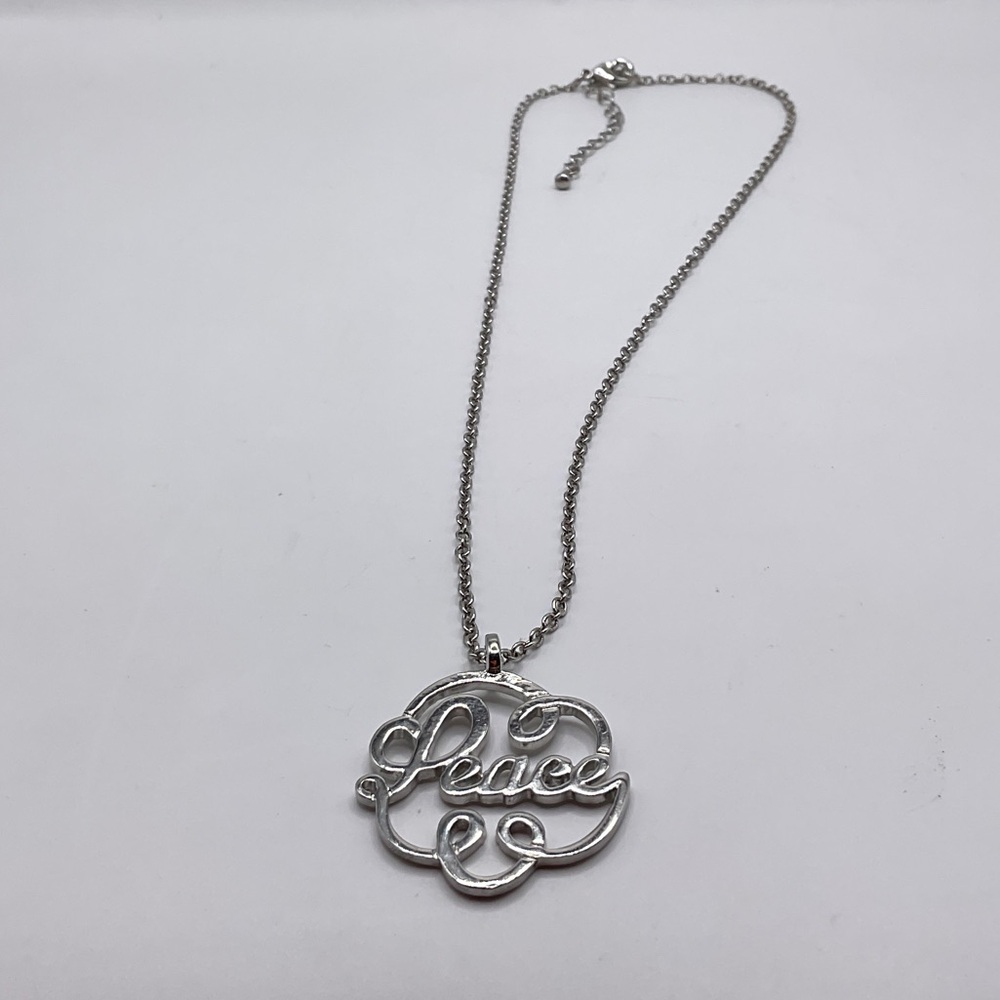 Silver Peace Pendant Necklace NWOT